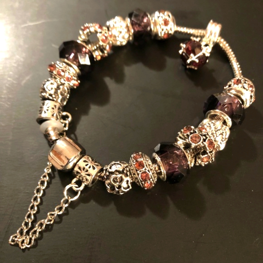 NEW Beautiful purple and silver bracelet